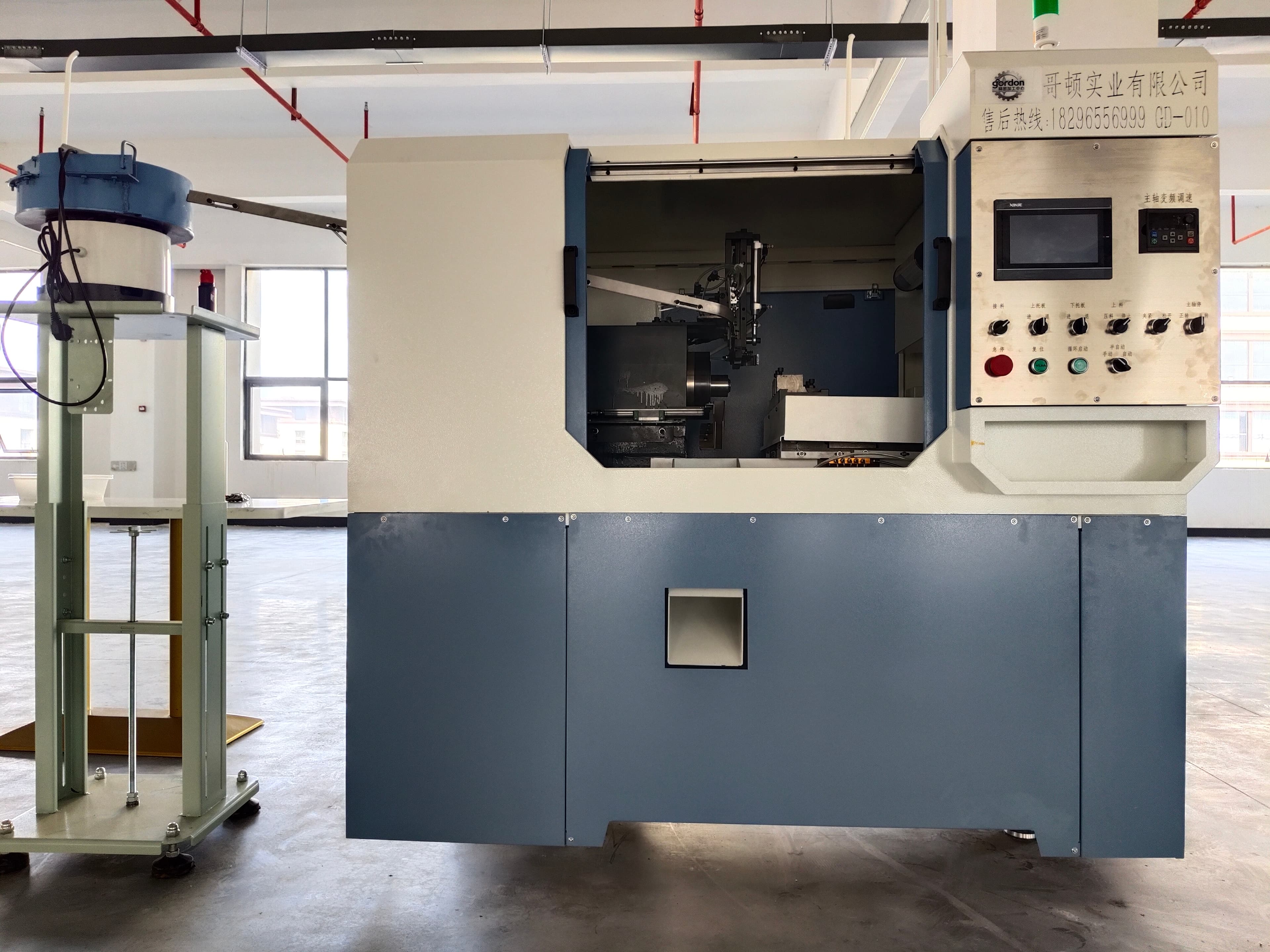 高速加工中心 (侧视图)